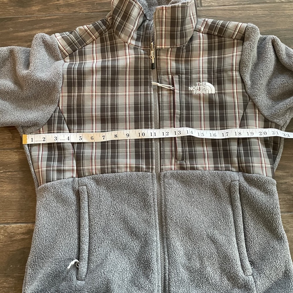 The North Face Gray Plaid Ski Jacket - Picture 14 of 16